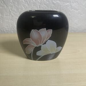 Vintage Flat Oval Oriental Porcelain Bud Vase Black With Flowers And Gold Rim